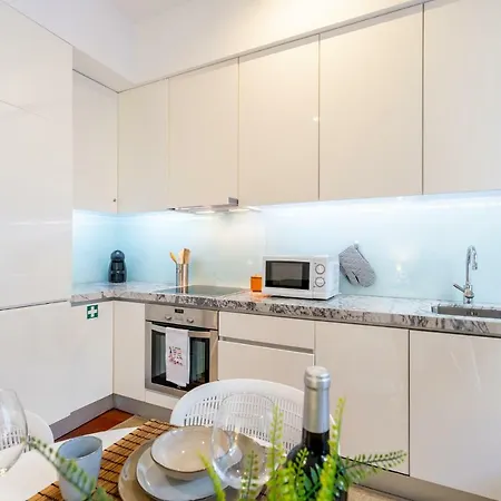 Merc Clerigo's Place Порту