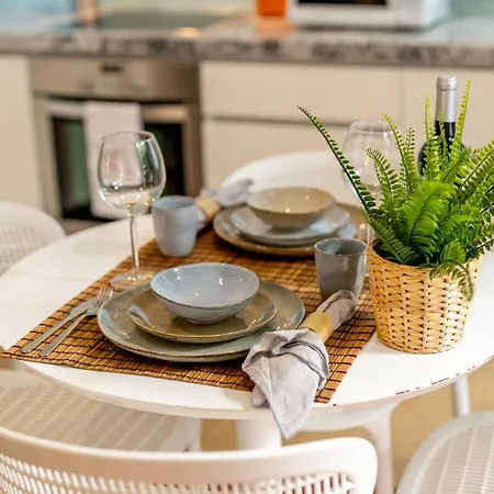 Merc Clerigo's Place Porto